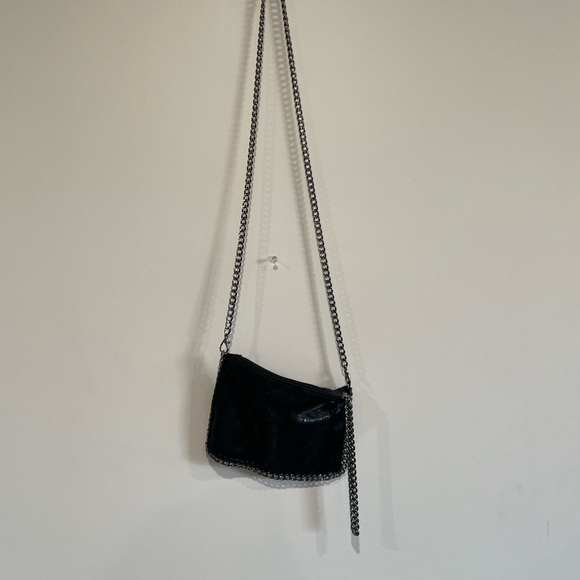 Small Black Crossbody / Vegan Leather / Gunmetal Chain / Wristlet Bag - Picture 4 of 9